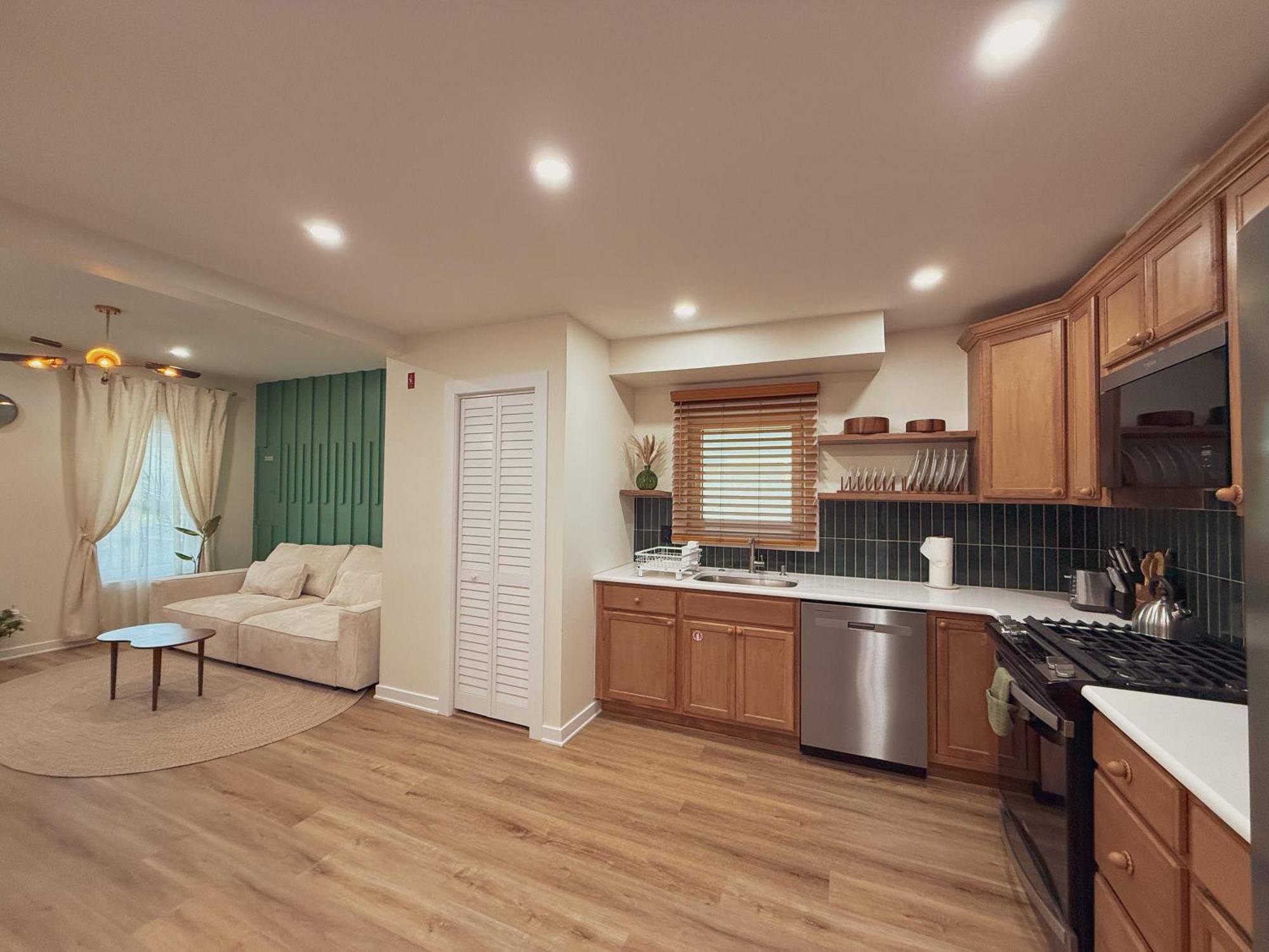 Elegant 3br 2ba Entire Short Walk To The Heart Of Wildwood